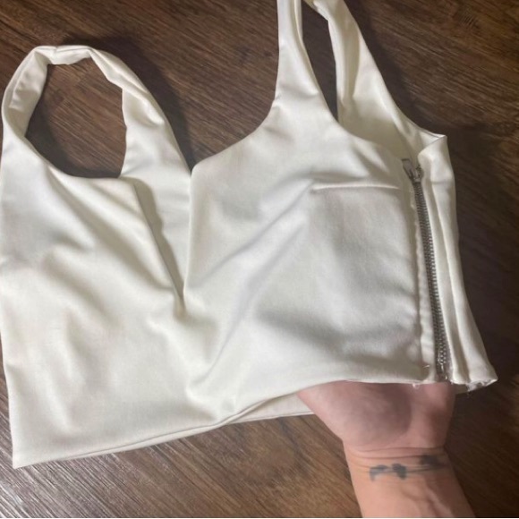 Cute white crop with zipper - Picture 3 of 3